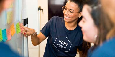 Ironhack impulsa el desarrollo de mujeres en tecnologa